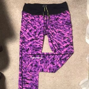 EUC Nike Luxe Leggings